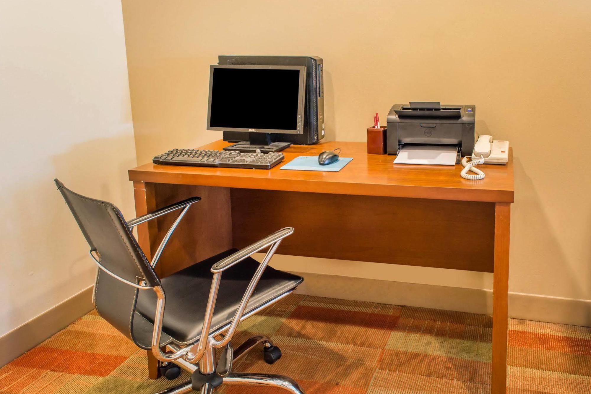 וולדורף Quality Suites מראה חיצוני תמונה